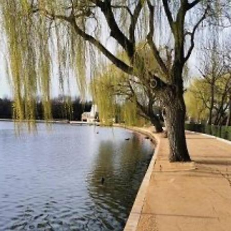 לונדון Welcome 2 Bedrooms Flat In Wimbledon מראה חיצוני תמונה