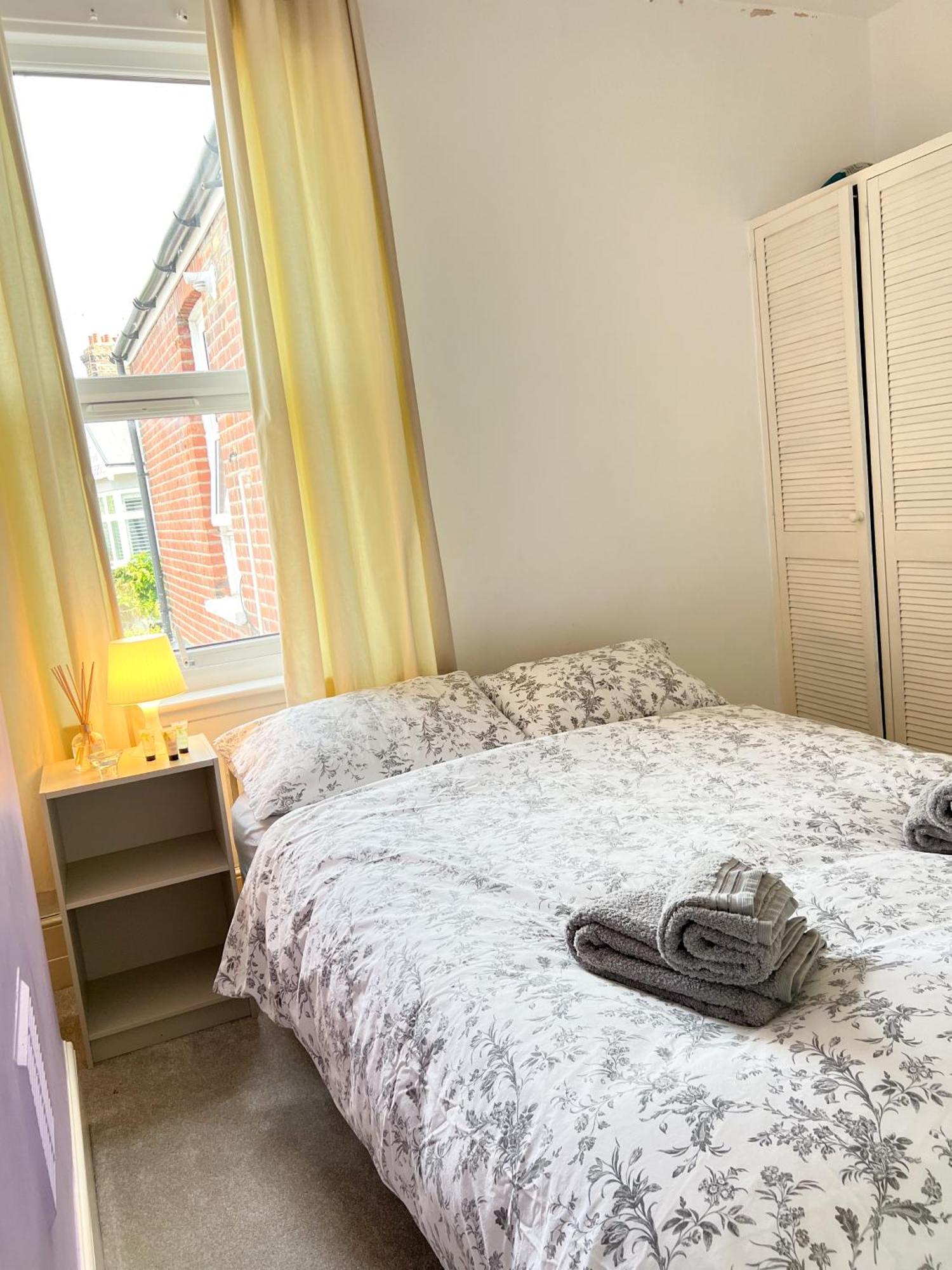 לונדון Welcome 2 Bedrooms Flat In Wimbledon מראה חיצוני תמונה