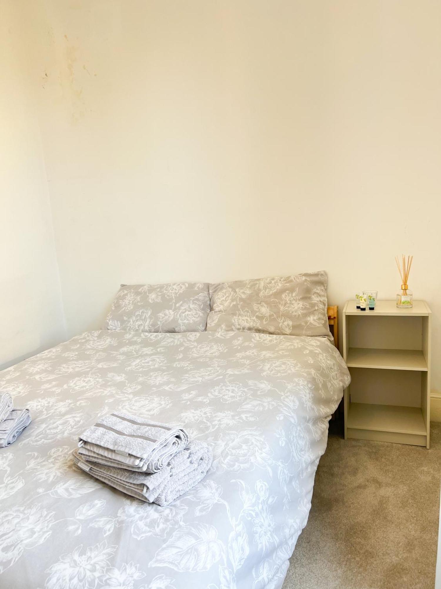 לונדון Welcome 2 Bedrooms Flat In Wimbledon מראה חיצוני תמונה